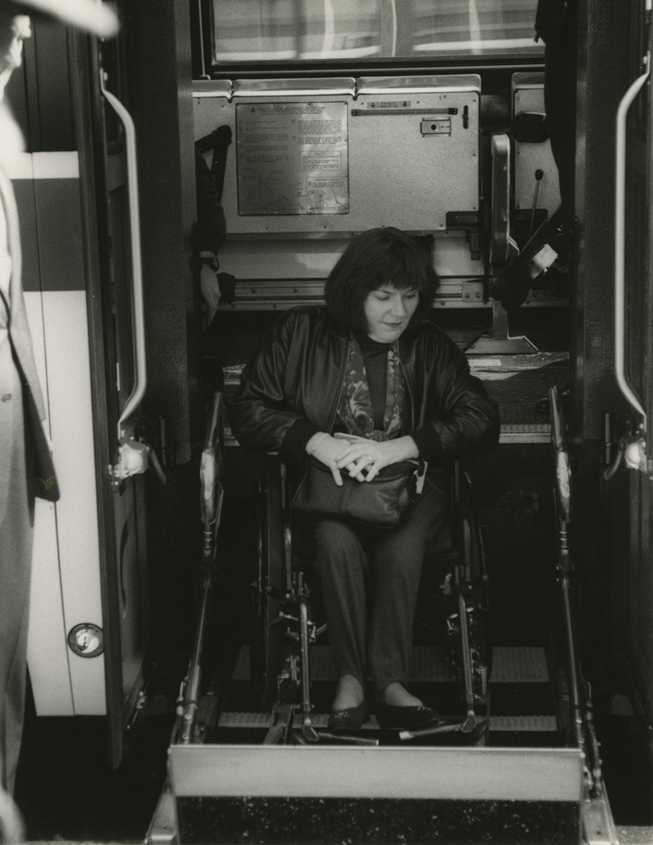 Low Floor Bus2