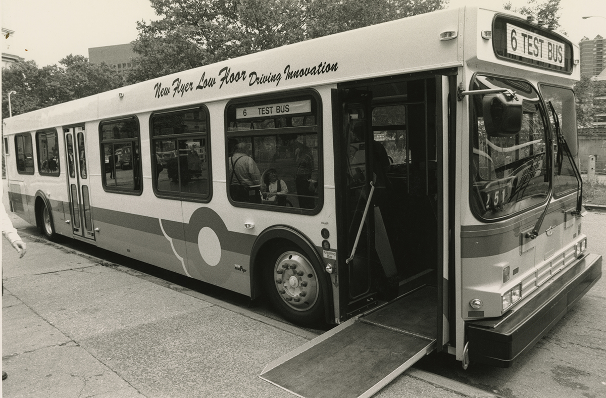 Low Floor Bus3