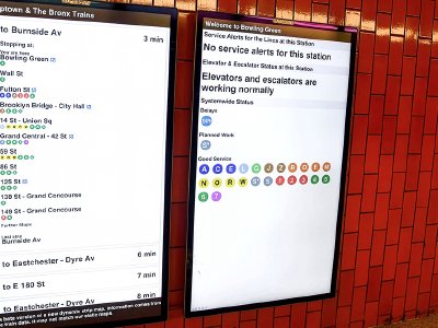 Digital information screens in subway